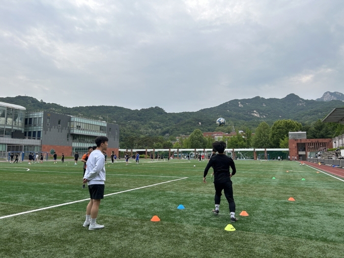 恩波利vs佛罗伦萨全场数据：射门数8-13，射正数1-0